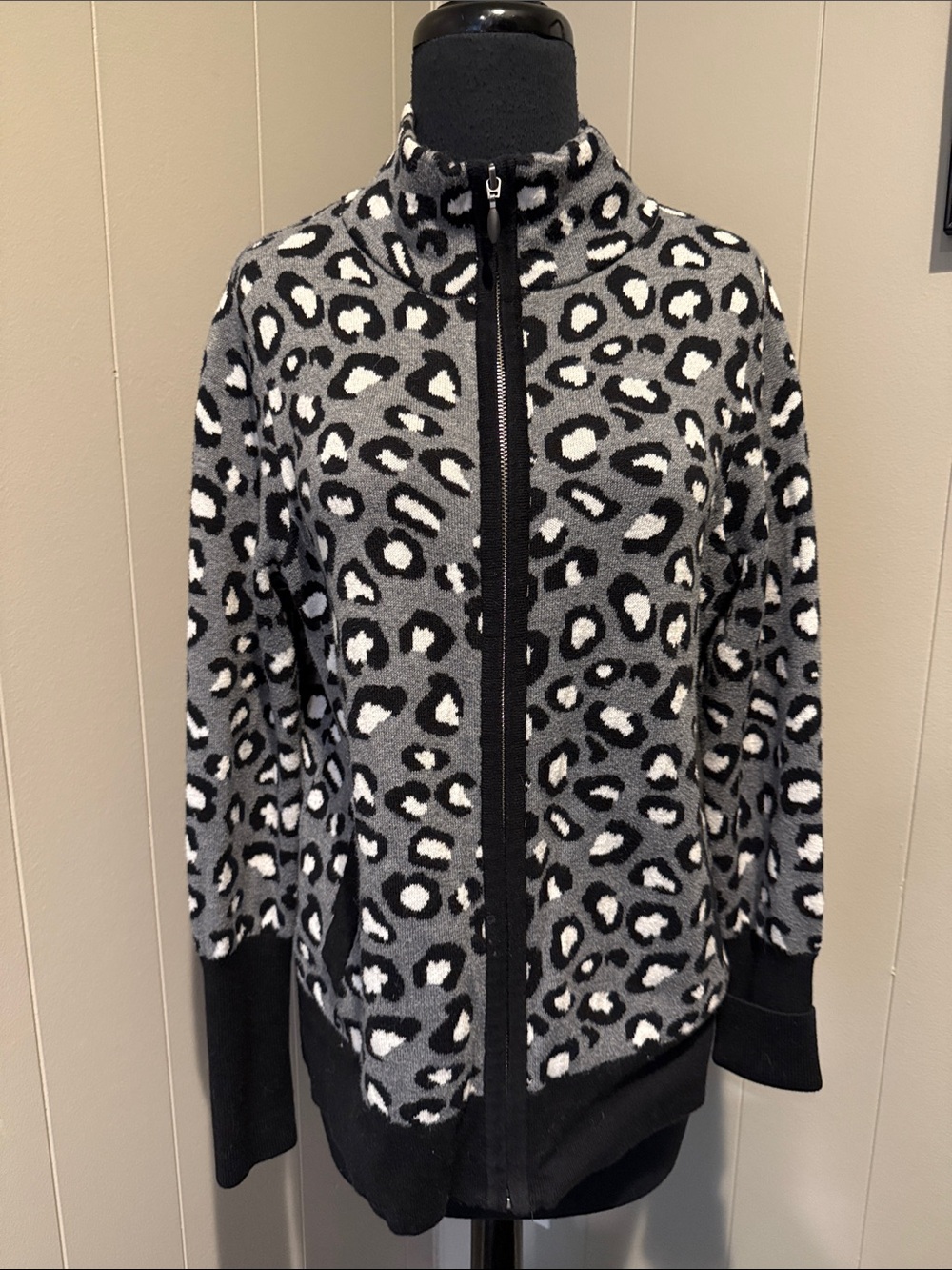 Rachel Zoe Women’s Medium Gray, Black & White Leopard Zip Sweater